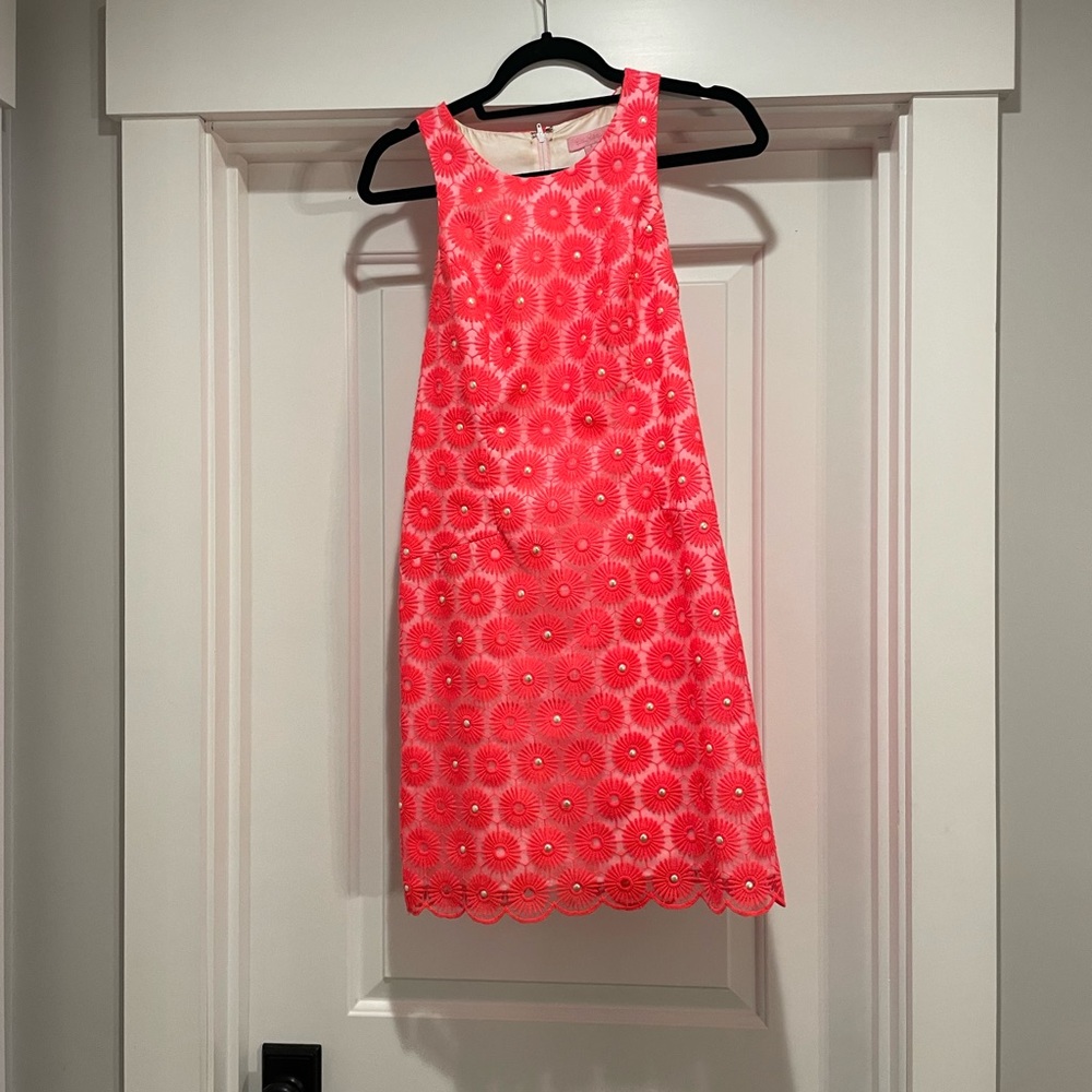 Lilly Pulitzer shift dress size 4 with scalloped bottom and pearls in flowers